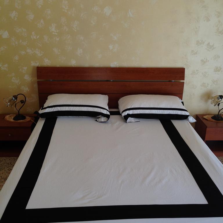 Bed & Breakfast Santa Caterina Ercolano Zimmer foto