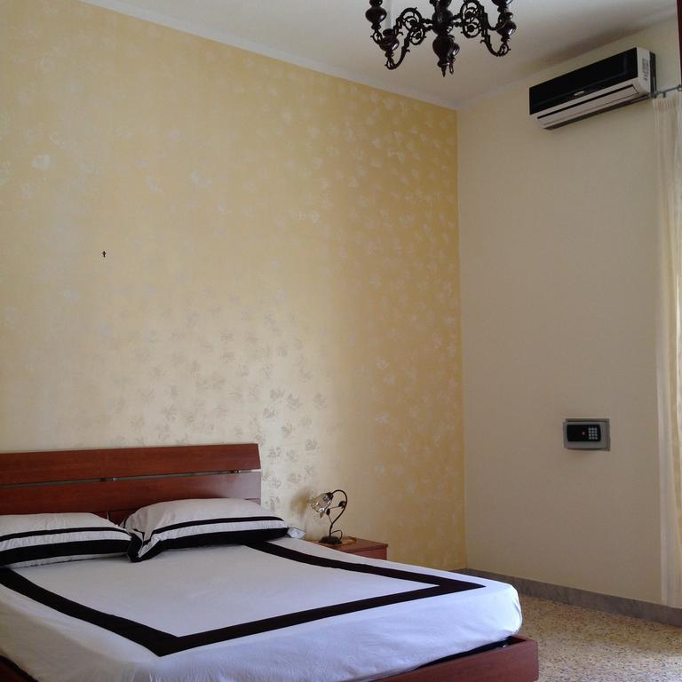 Bed & Breakfast Santa Caterina Ercolano Zimmer foto